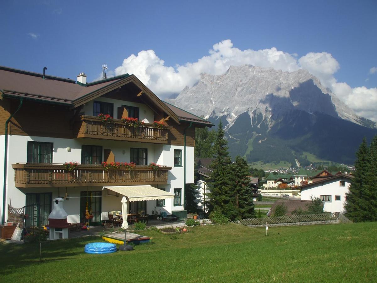Haus Gipfelblick Apartment Lermoos Exterior photo